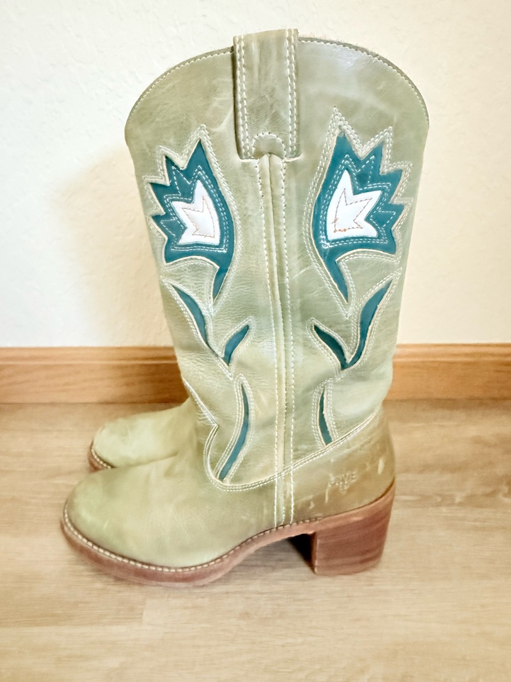FRYE Vintage Sabrina Campus Green Floral Inlay Western Boots Size 7 - Picture 3 of 11